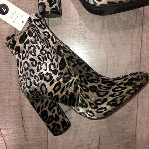 A NEW DAY Black Leopard faux suede booties sz 7